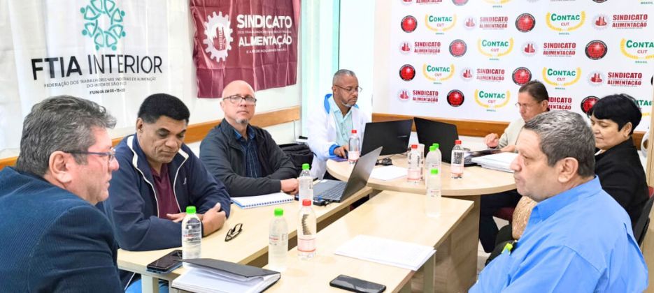 Tarifaço mexe com as empresas, que querem ajuda da Federação para evitar demissões